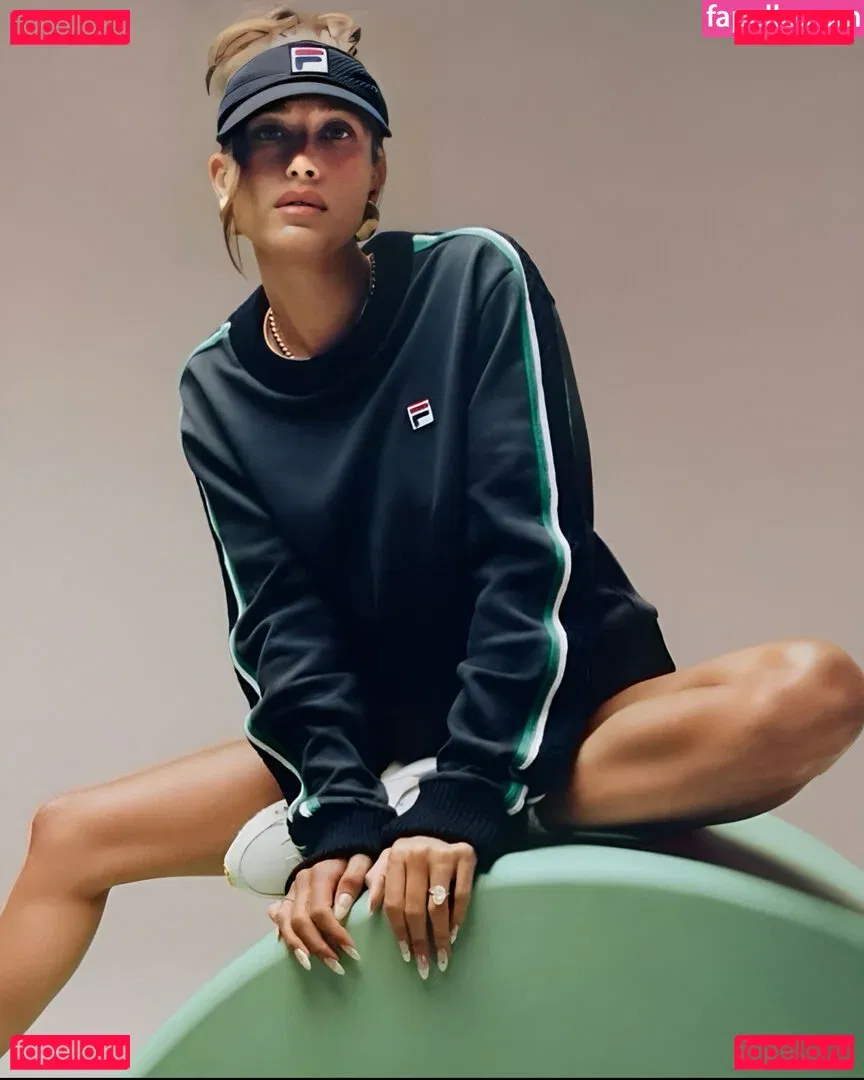 Hailey Baldwin Bieber Onlyfans Photo Gallery 