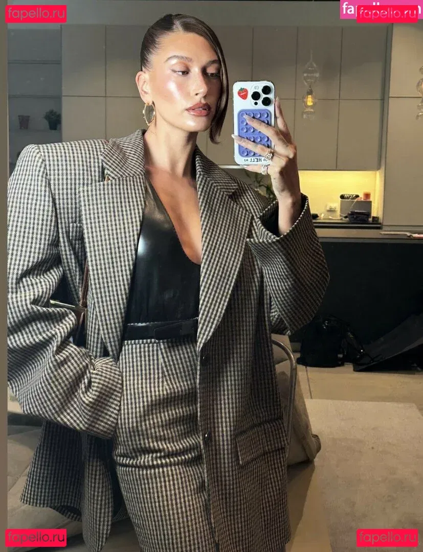 Hailey Baldwin Bieber Onlyfans Photo Gallery 
