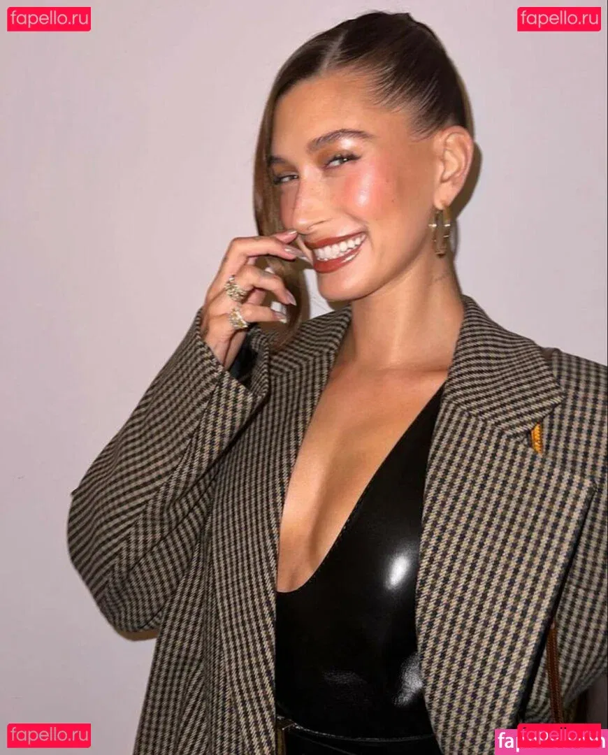 Hailey Baldwin Bieber Onlyfans Photo Gallery 