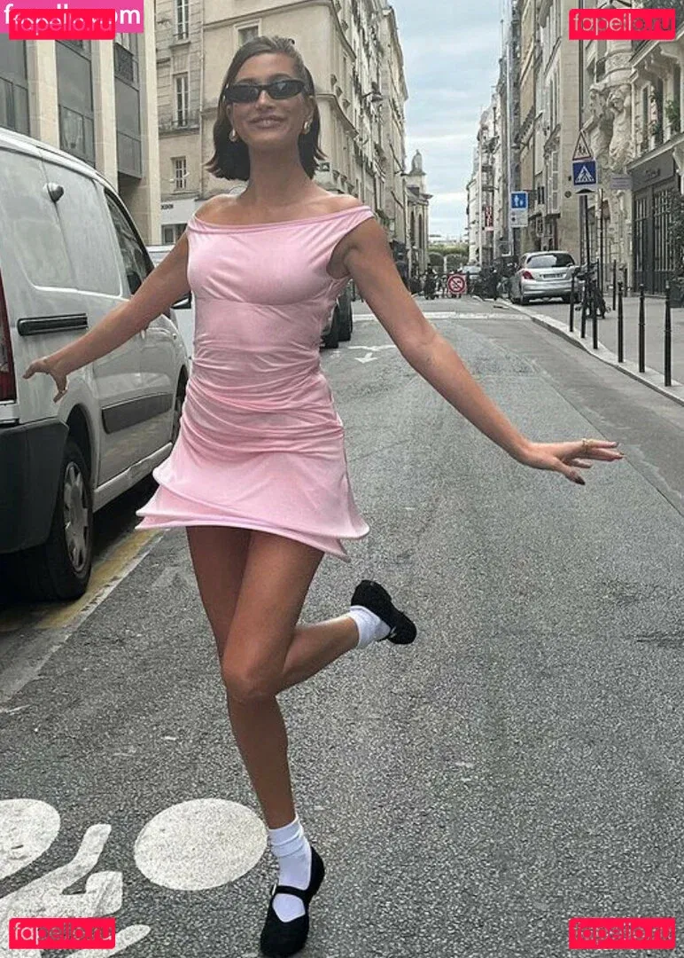 Hailey Baldwin Bieber Onlyfans Photo Gallery 