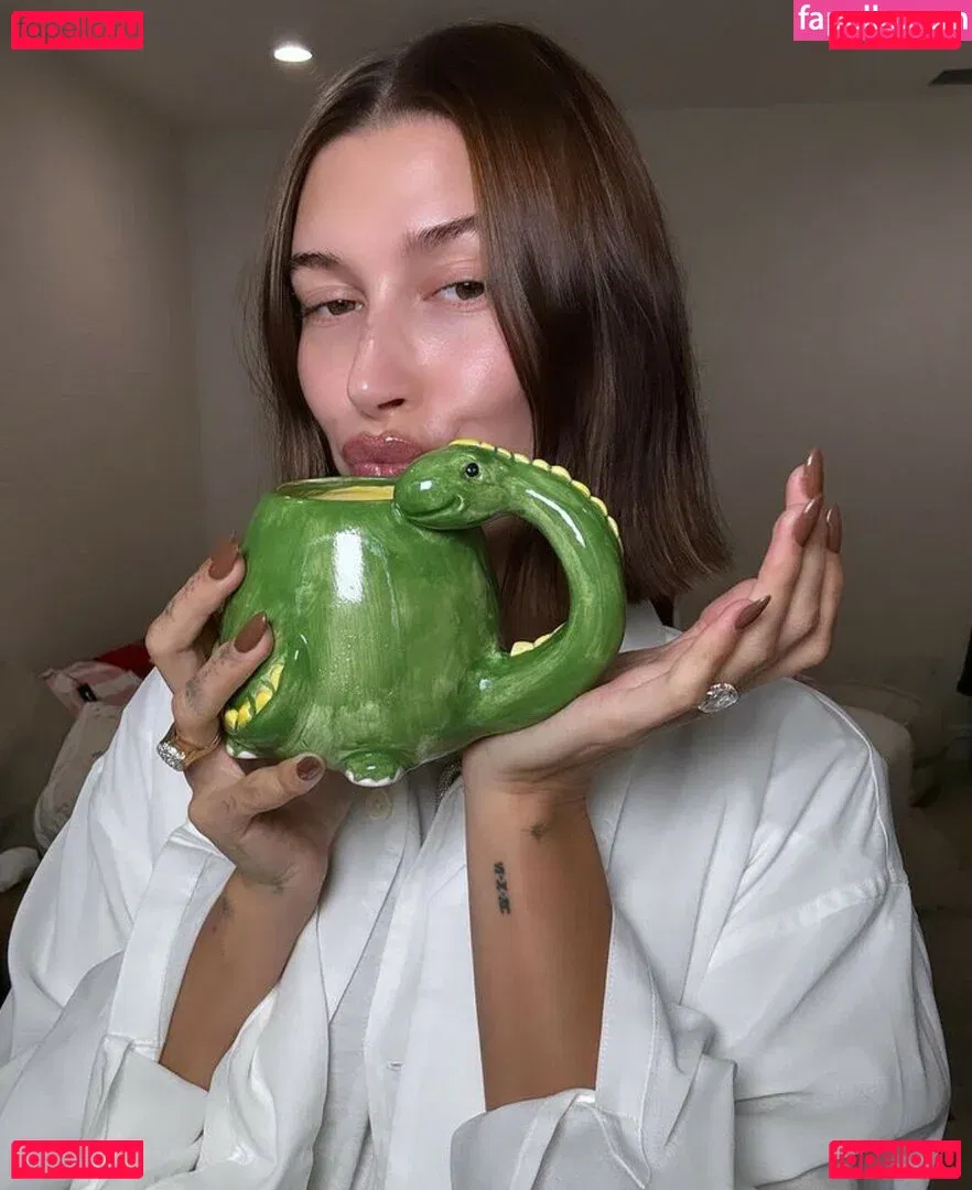 Hailey Baldwin Bieber Onlyfans Photo Gallery 