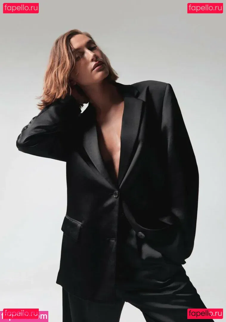 Hailey Baldwin Bieber Onlyfans Photo Gallery 