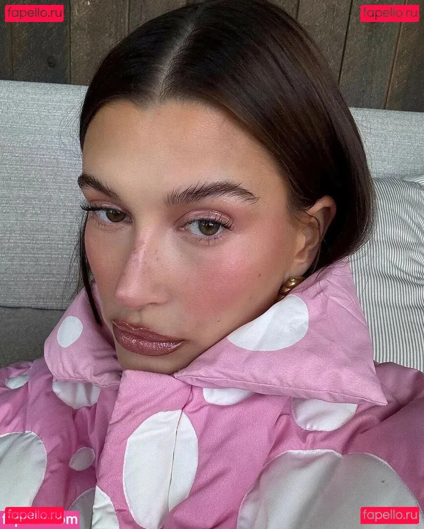 Hailey Baldwin Bieber Onlyfans Photo Gallery 