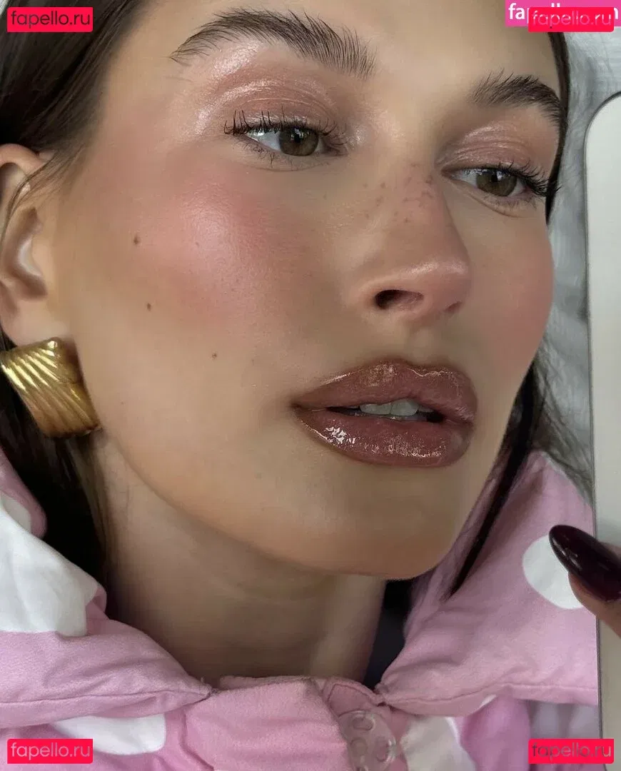 Hailey Baldwin Bieber Onlyfans Photo Gallery 