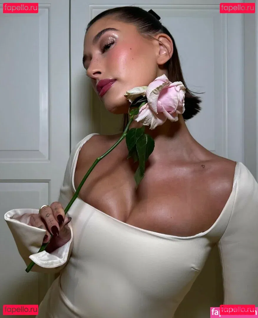 Hailey Baldwin Bieber Onlyfans Photo Gallery 