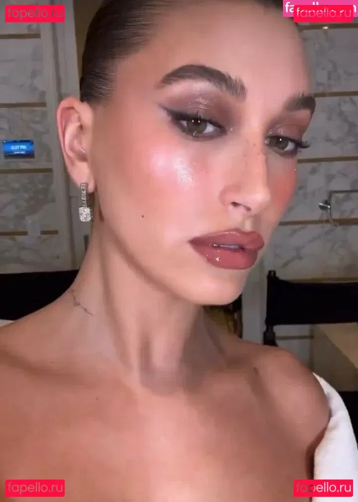 Hailey Baldwin Bieber Onlyfans Photo Gallery 