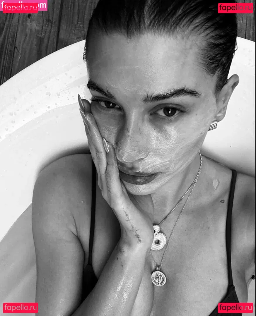 Hailey Baldwin Bieber Onlyfans Photo Gallery 