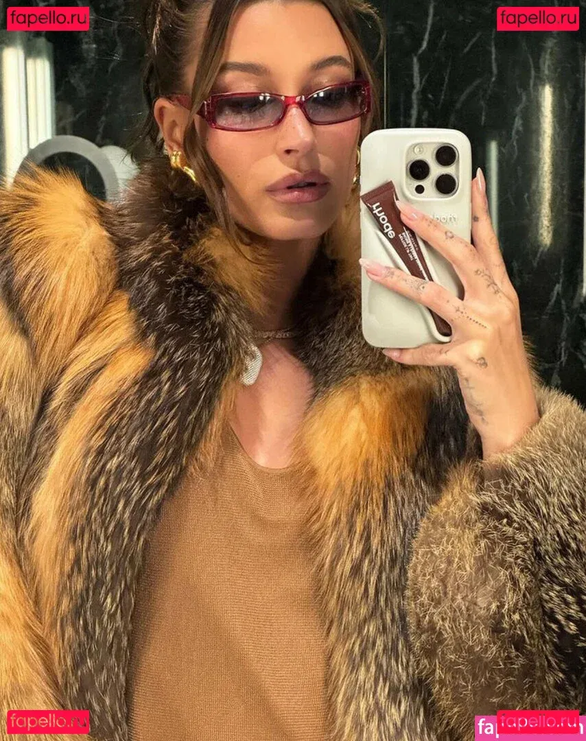 Hailey Baldwin Bieber Onlyfans Photo Gallery 