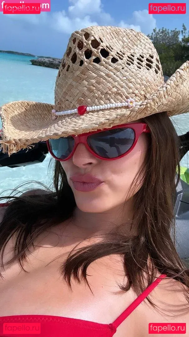 Hailey Baldwin Bieber Onlyfans Photo Gallery 