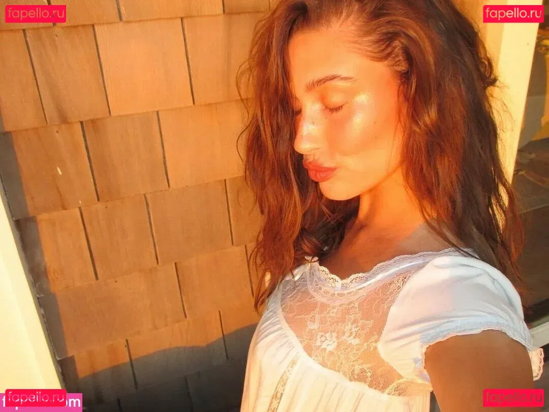 Hailey Baldwin Bieber Onlyfans Photo Gallery 