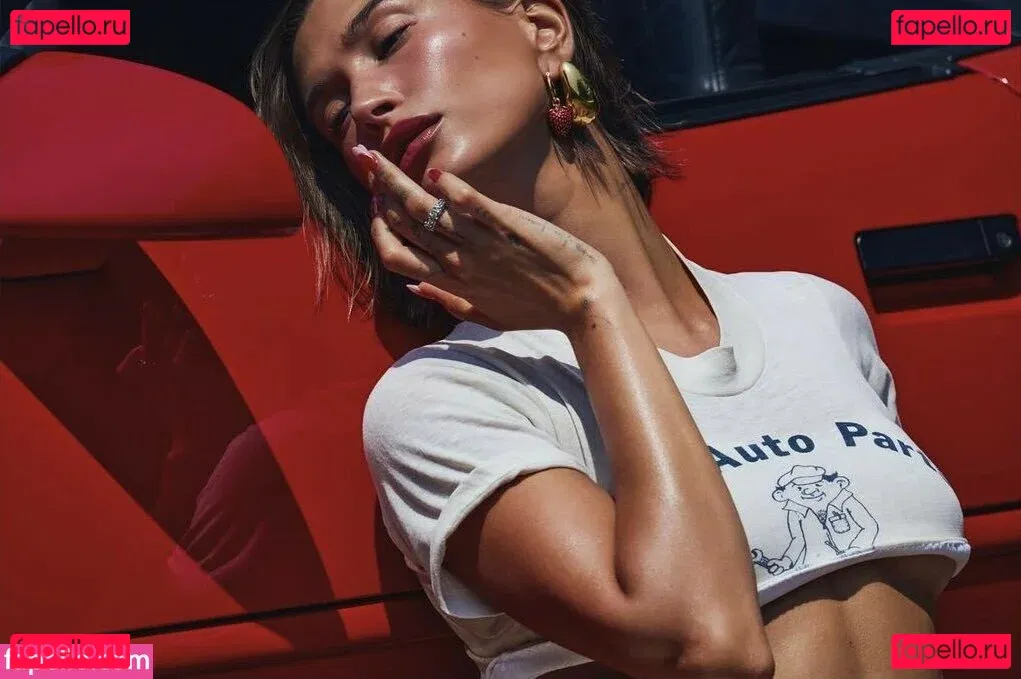 Hailey Baldwin Bieber Onlyfans Photo Gallery 
