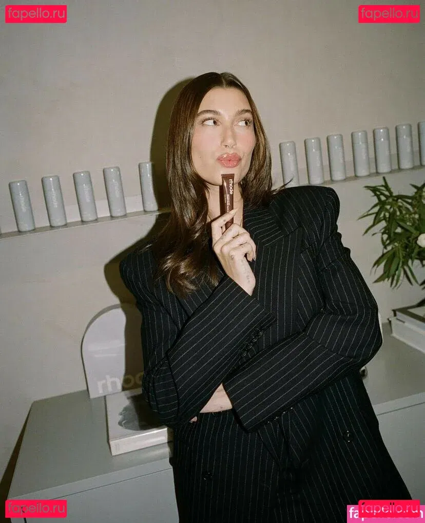 Hailey Baldwin Bieber Onlyfans Photo Gallery 