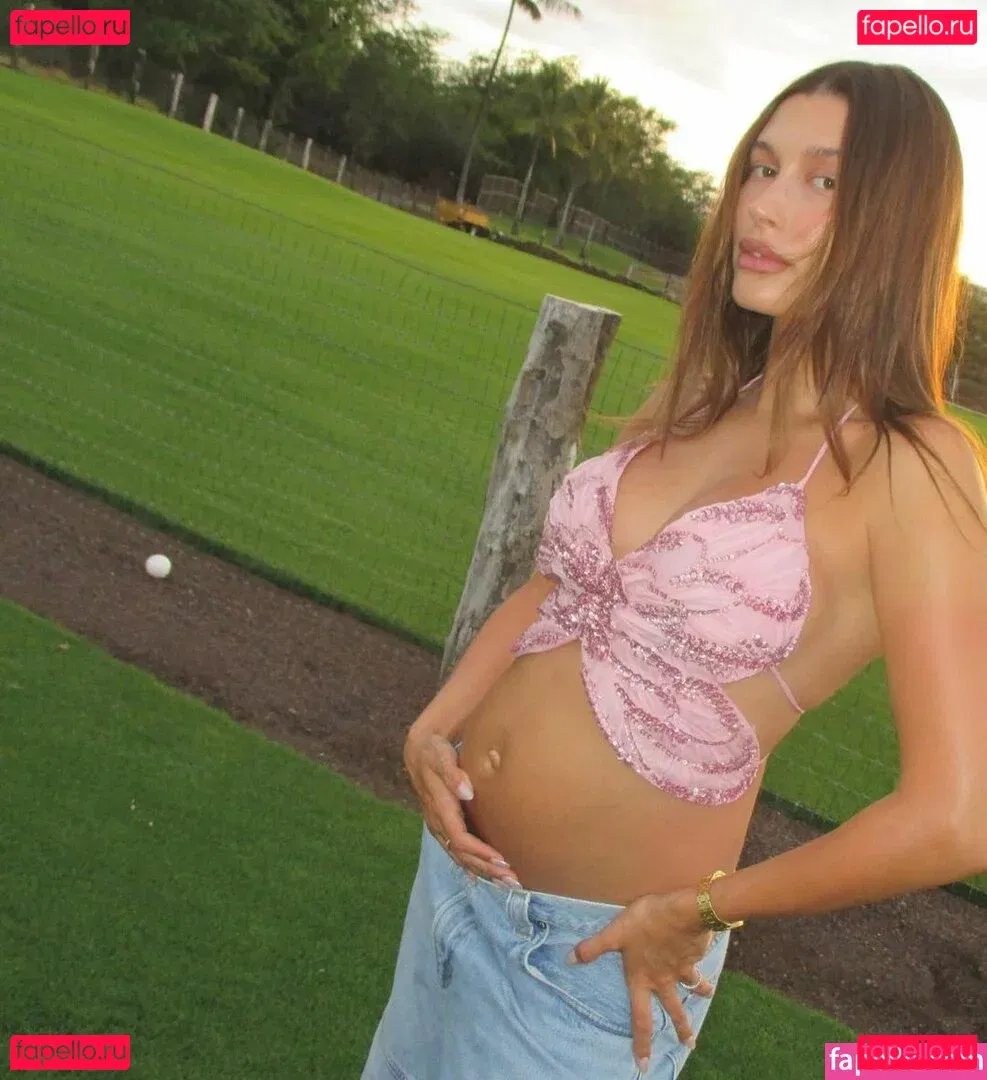 Hailey Baldwin Bieber Onlyfans Photo Gallery 