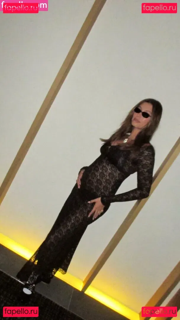 Hailey Baldwin Bieber Onlyfans Photo Gallery 