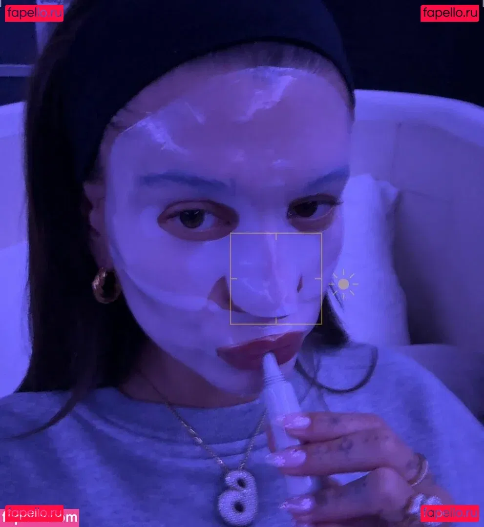 Hailey Baldwin Bieber Onlyfans Photo Gallery 