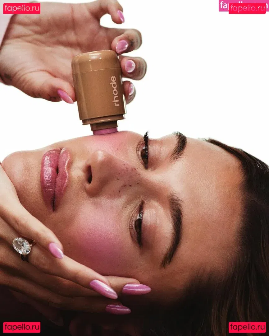 Hailey Baldwin Bieber Onlyfans Photo Gallery 