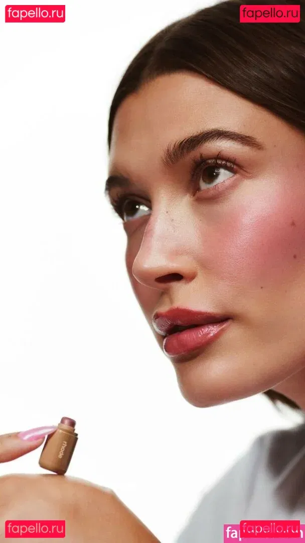 Hailey Baldwin Bieber Onlyfans Photo Gallery 