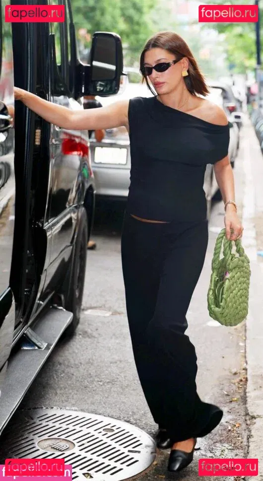 Hailey Baldwin Bieber Onlyfans Photo Gallery 