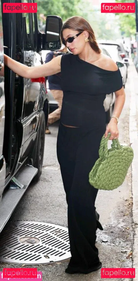 Hailey Baldwin Bieber Onlyfans Photo Gallery 