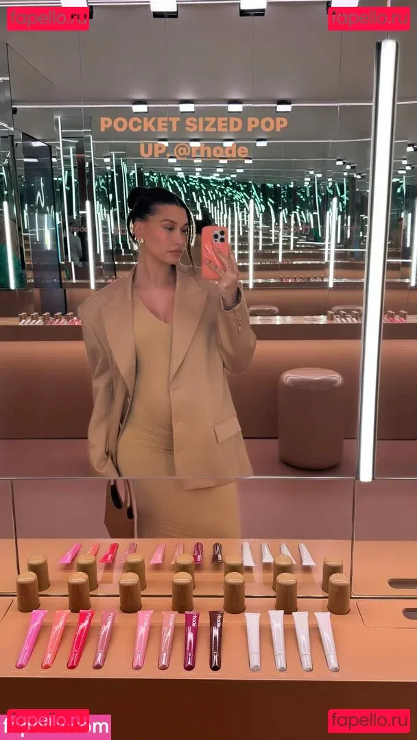 Hailey Baldwin Bieber Onlyfans Photo Gallery 