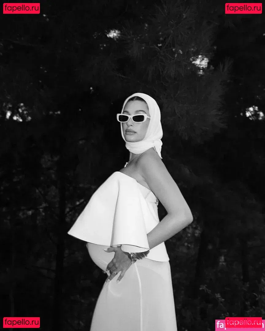 Hailey Baldwin Bieber Onlyfans Photo Gallery 