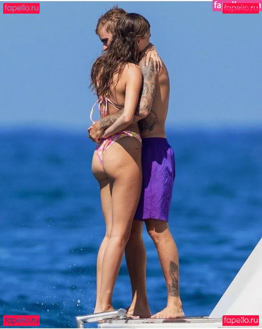 Hailey Baldwin Bieber Onlyfans Photo Gallery 