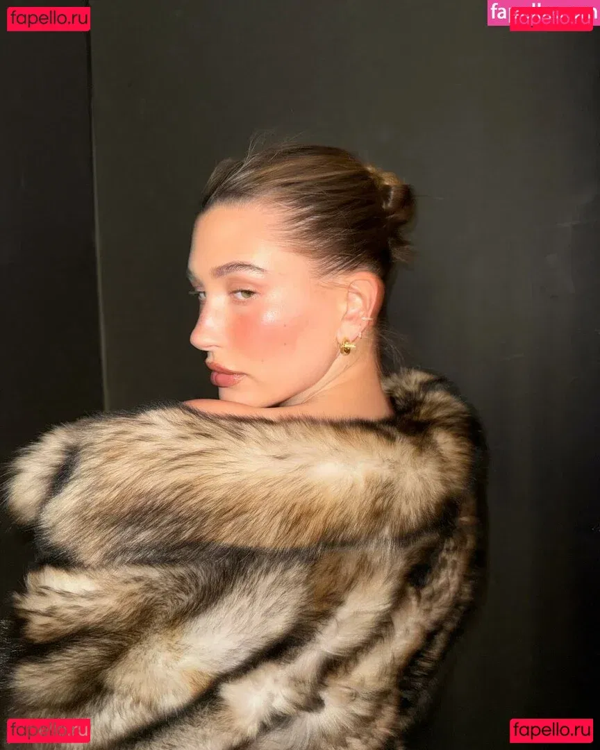 Hailey Baldwin Bieber Onlyfans Photo Gallery 