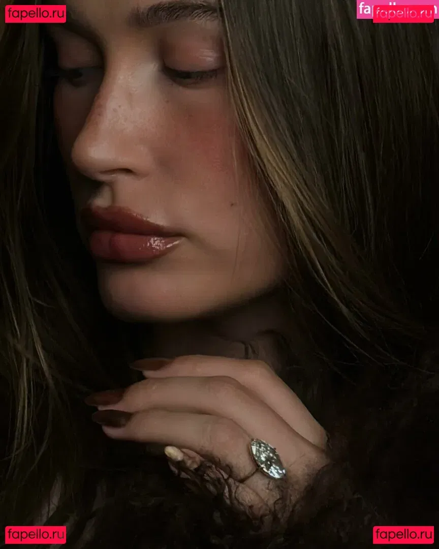 Hailey Baldwin Bieber Onlyfans Photo Gallery 