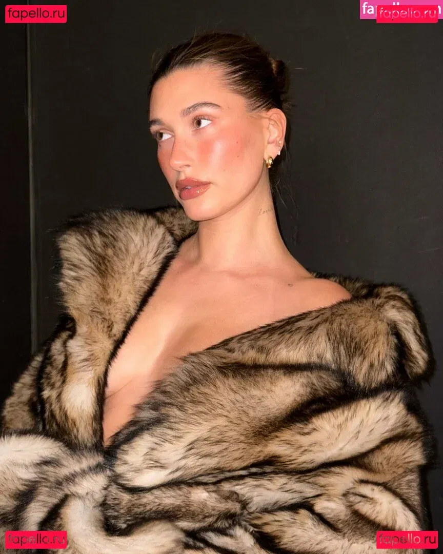 Hailey Baldwin Bieber Onlyfans Photo Gallery 