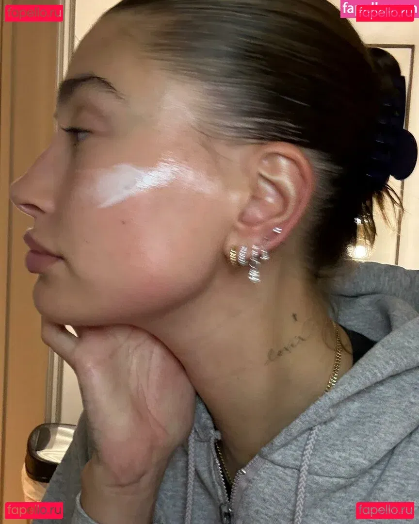 Hailey Baldwin Bieber Onlyfans Photo Gallery 