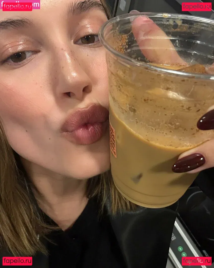 Hailey Baldwin Bieber Onlyfans Photo Gallery 