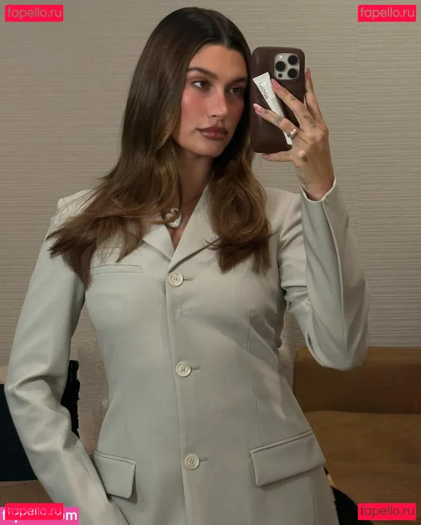 Hailey Baldwin Bieber Onlyfans Photo Gallery 