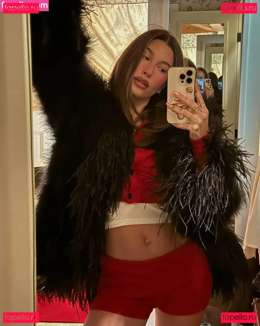 Hailey Baldwin Bieber Onlyfans Photo Gallery 