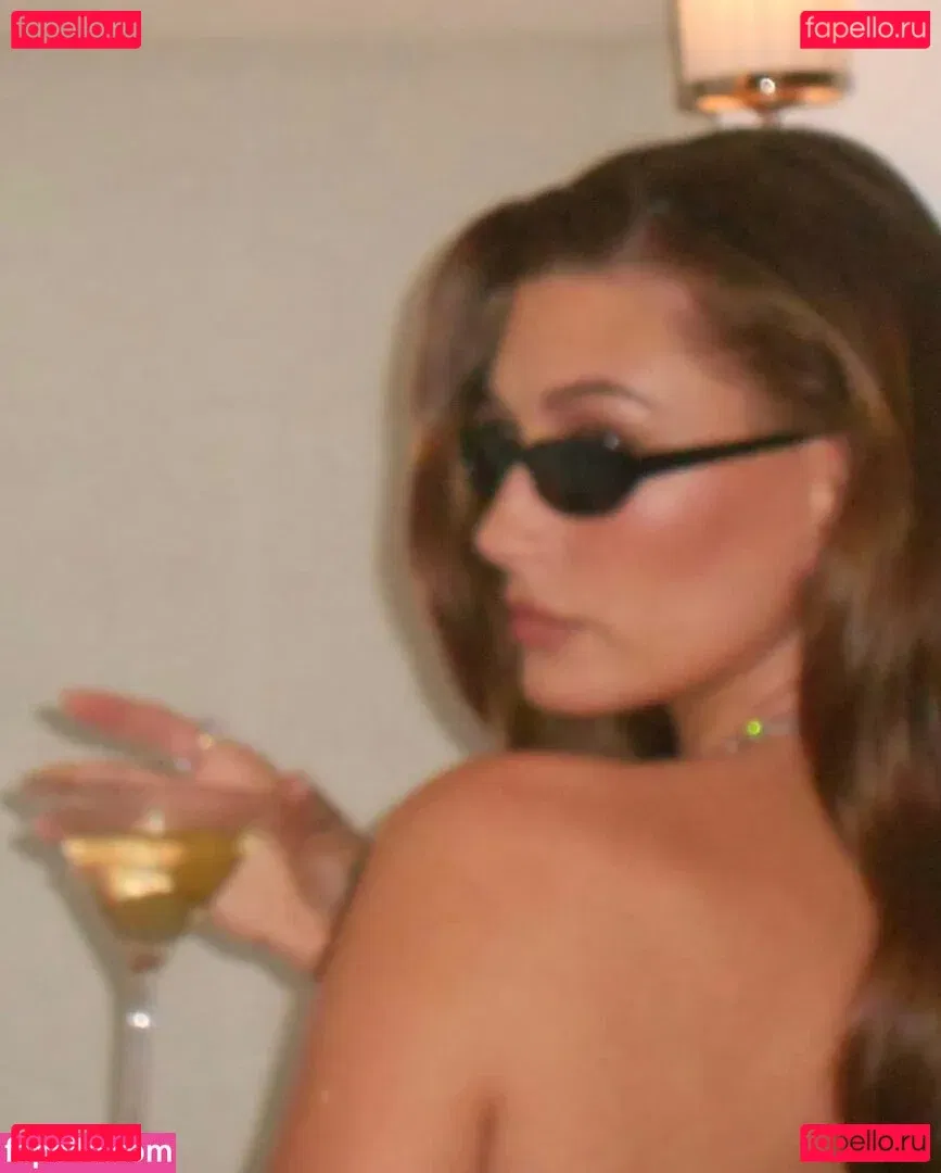 Hailey Baldwin Bieber Onlyfans Photo Gallery 