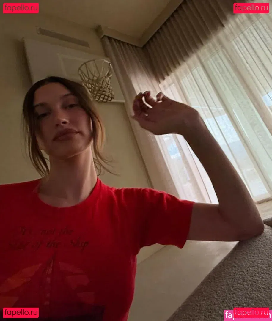 Hailey Baldwin Bieber Onlyfans Photo Gallery 