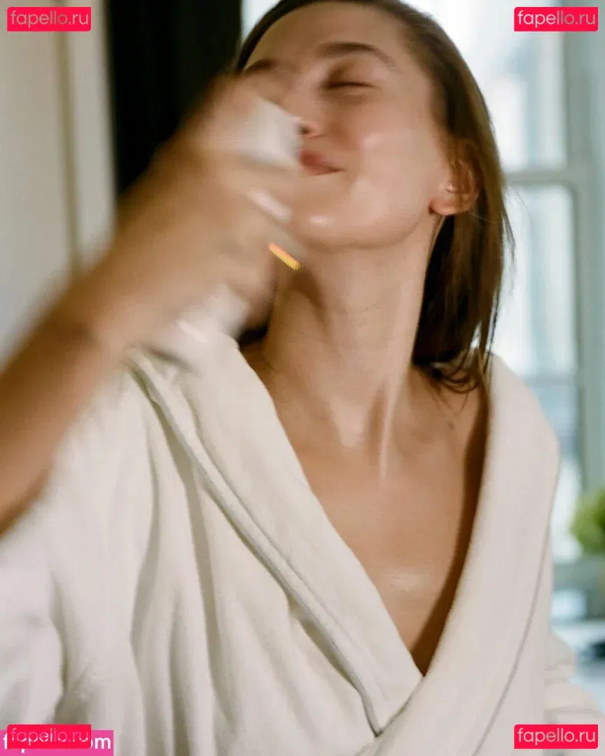 Hailey Baldwin Bieber Onlyfans Photo Gallery 