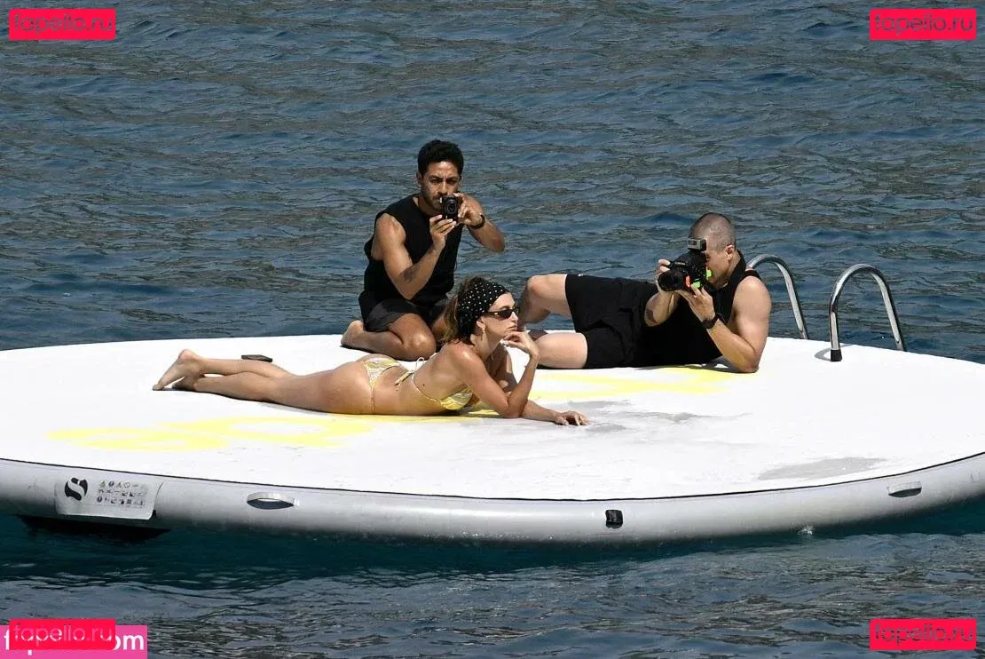 Hailey Baldwin Bieber Onlyfans Photo Gallery 