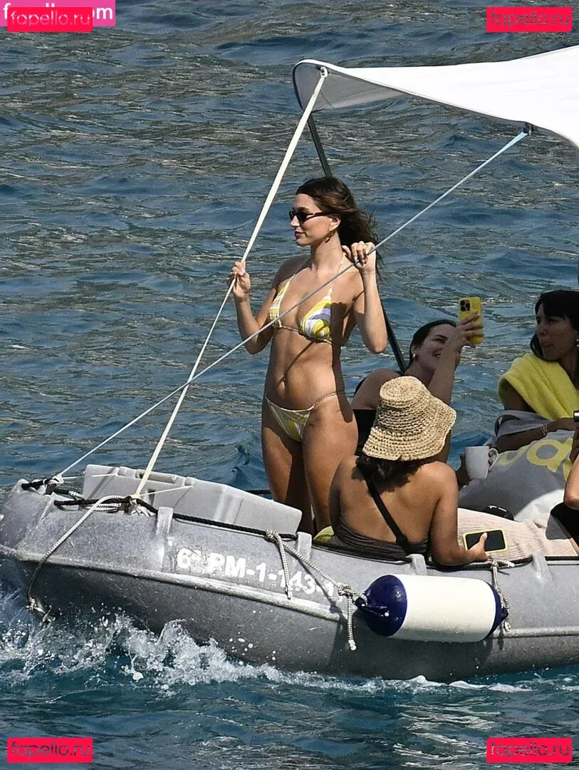 Hailey Baldwin Bieber Onlyfans Photo Gallery 