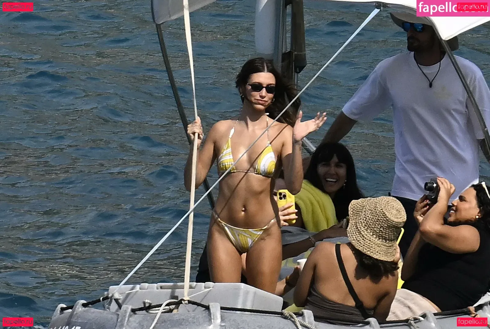 Hailey Baldwin Bieber Onlyfans Photo Gallery 