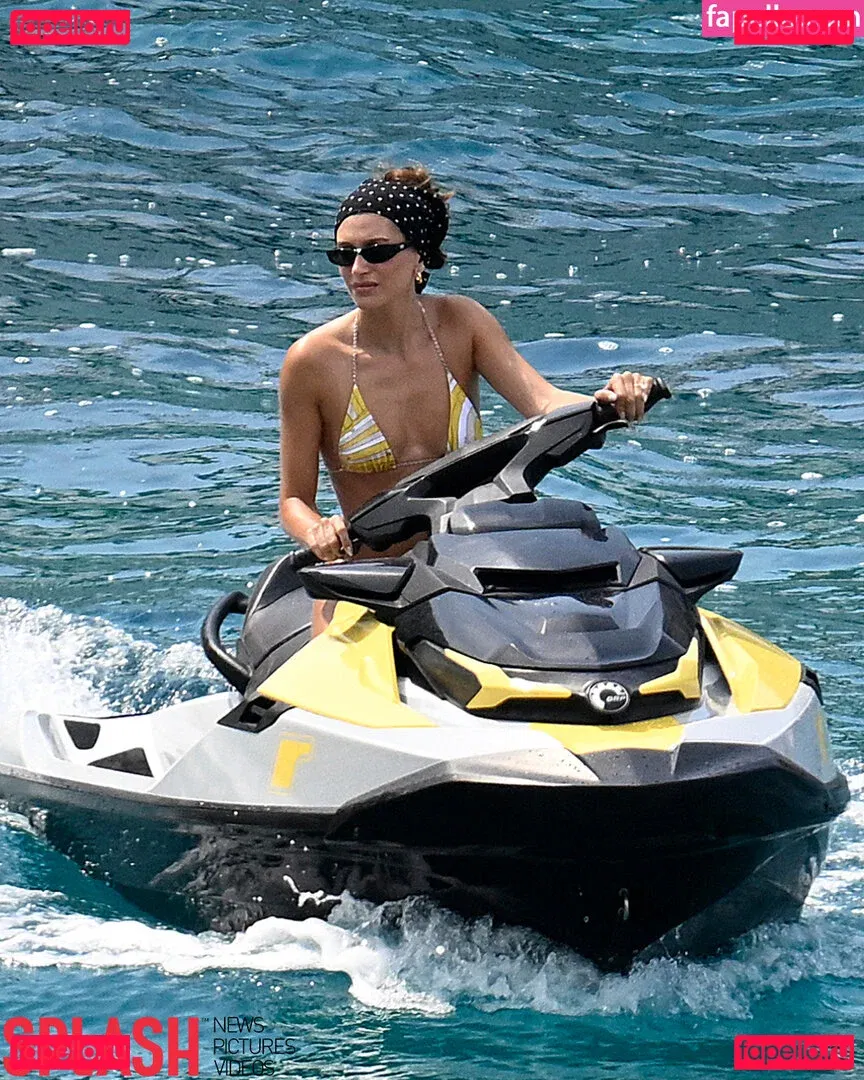 Hailey Baldwin Bieber Onlyfans Photo Gallery 