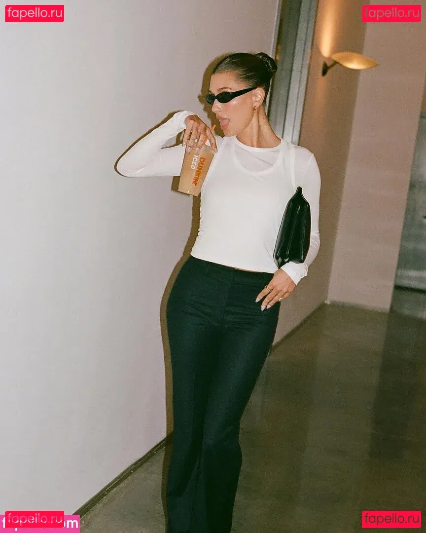 Hailey Baldwin Bieber Onlyfans Photo Gallery 