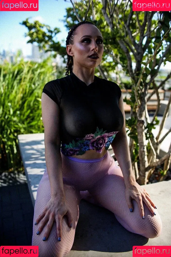 insanelyvain Onlyfans Photo Gallery 