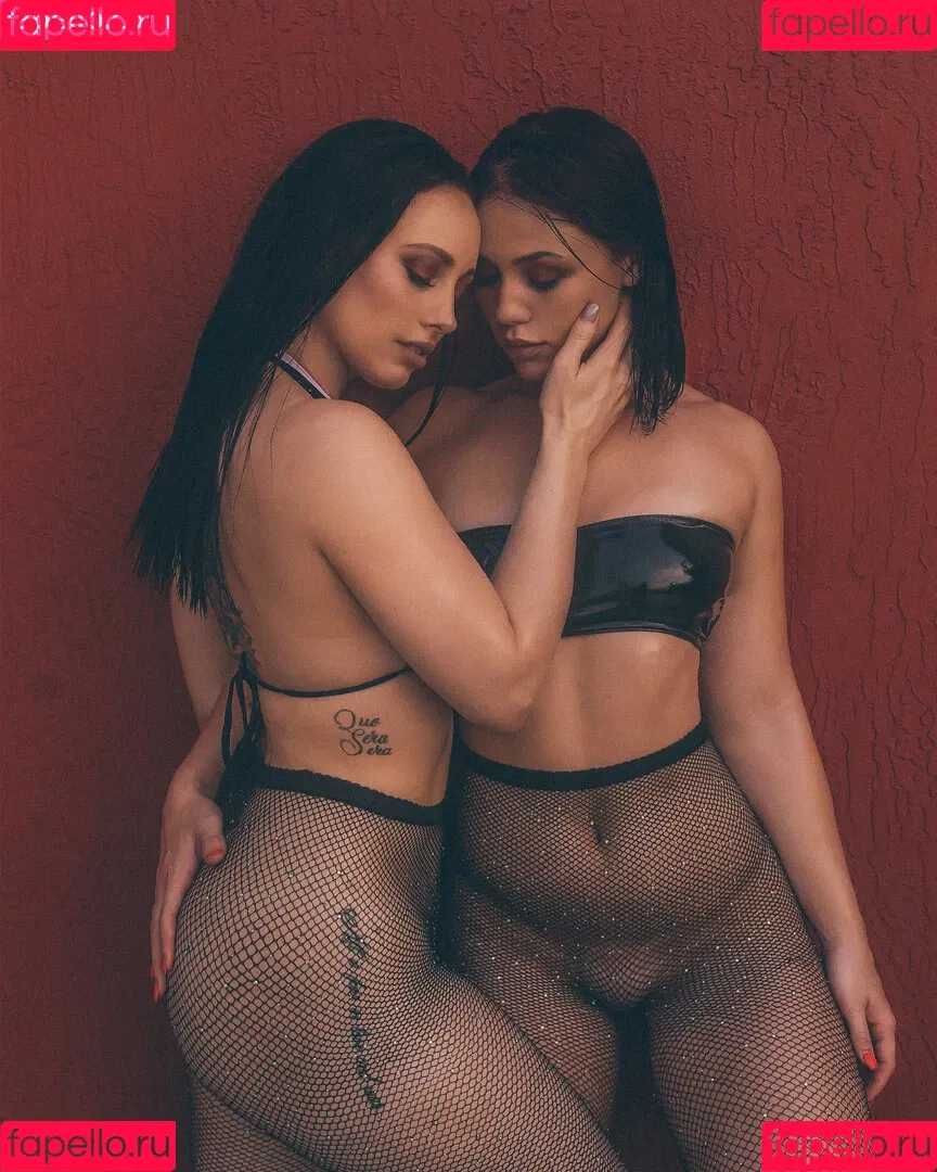 insanelyvain Onlyfans Photo Gallery 