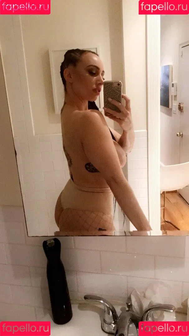 insanelyvain Onlyfans Photo Gallery 