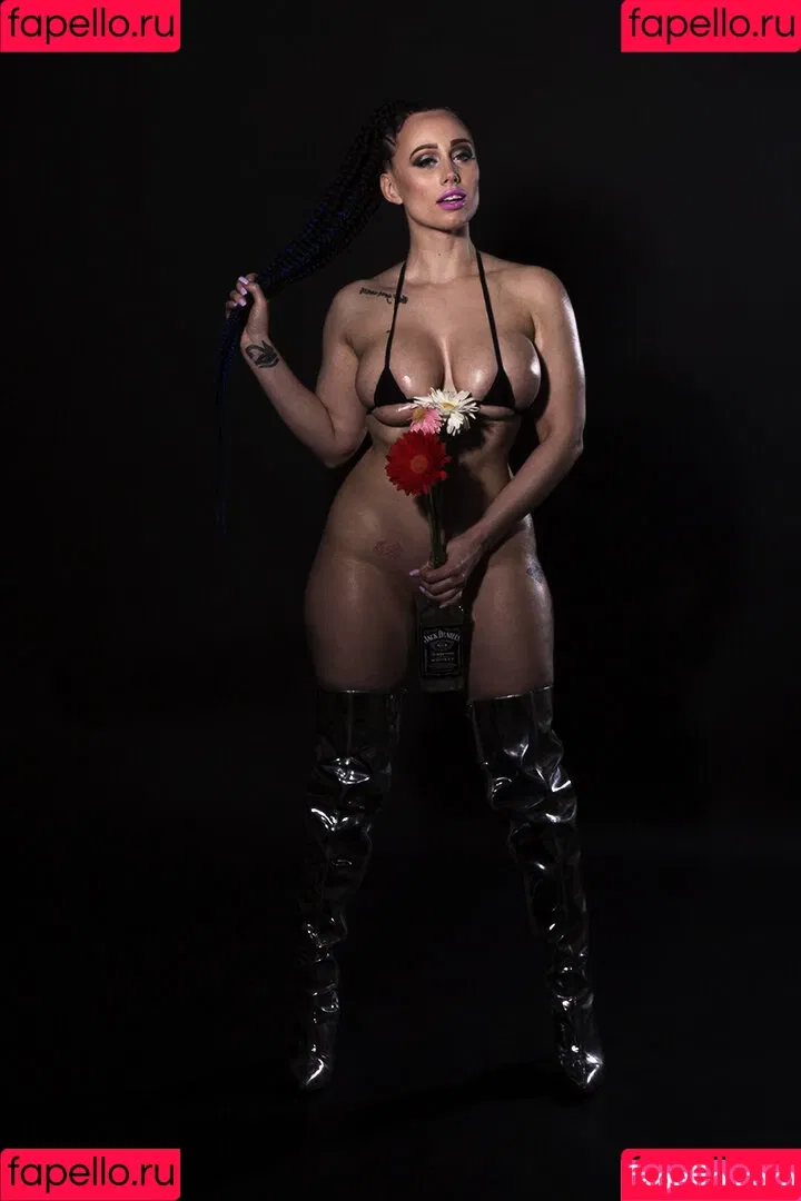 insanelyvain Onlyfans Photo Gallery 