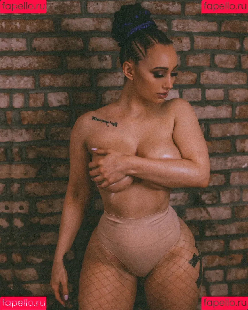insanelyvain Onlyfans Photo Gallery 