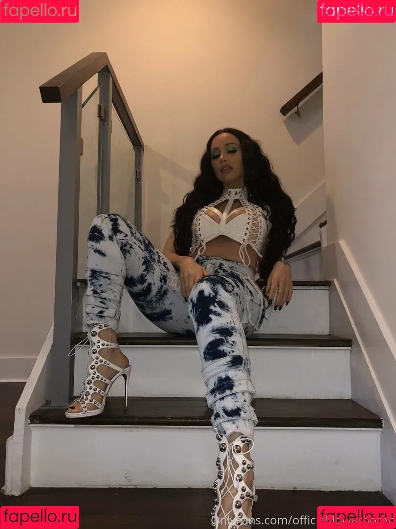 insanelyvain Onlyfans Photo Gallery 