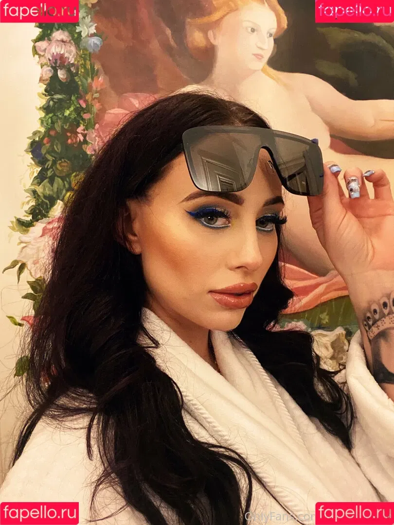 insanelyvain Onlyfans Photo Gallery 