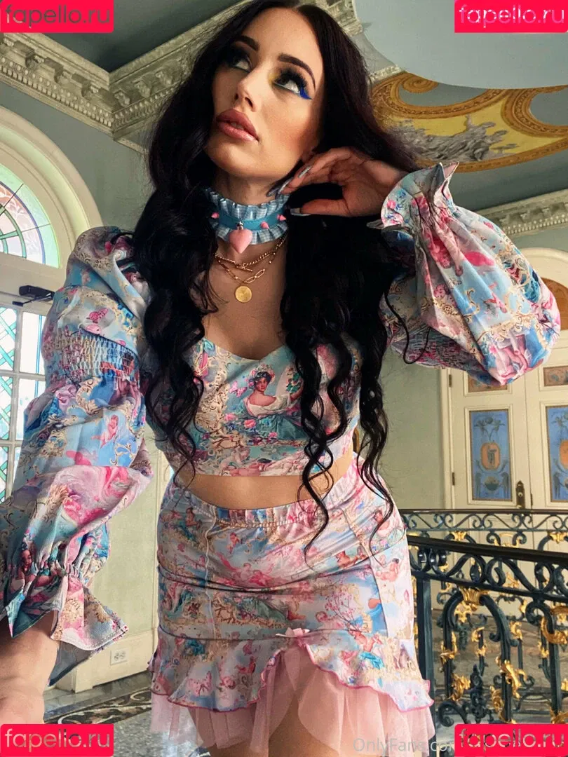 insanelyvain Onlyfans Photo Gallery 