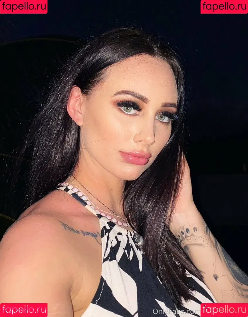 insanelyvain Onlyfans Photo Gallery 